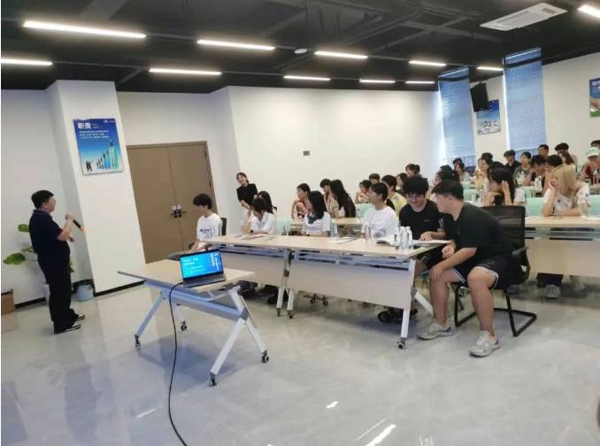 校企交流促共进｜萍乡学院商学院师生走进广东贝尔参观交流